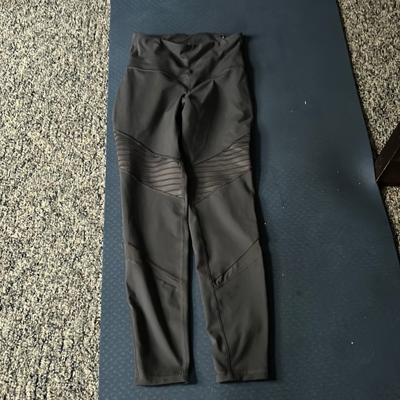Woman’s leggings by old navy - Picture 1 of 5